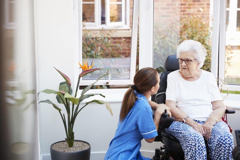 8 Best Qualities of Assisted Living Staff
